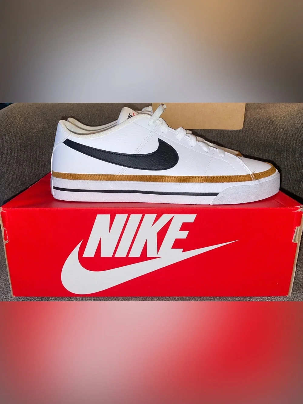 Mens Size 9 / Women’s Size 10.5 Nike NIKE COURT LEGACY NN Shoes